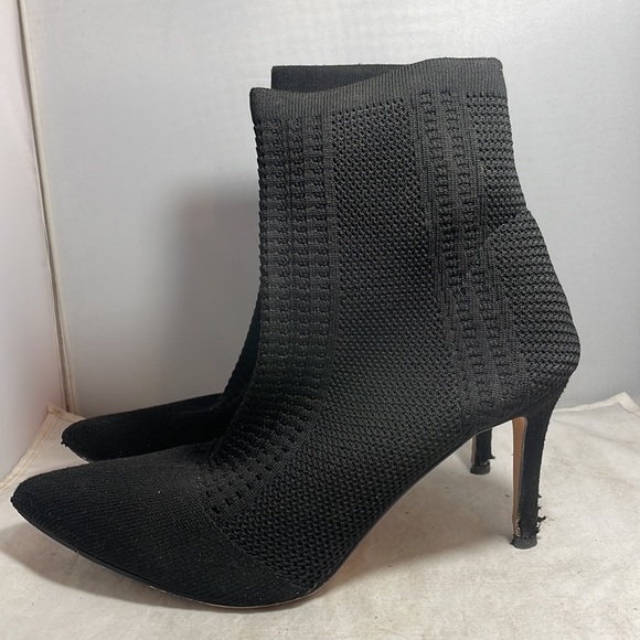 Nicole Miller DNONITO Black Booties - Size 9 - Picture 3 of 6